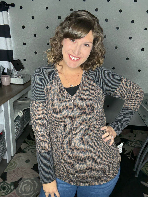 Leopard Ribbed Knit V-neck